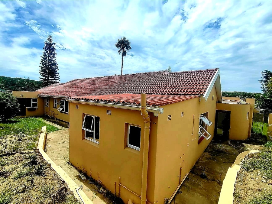 5 Bedroom Property for Sale in Beacon Bay Eastern Cape